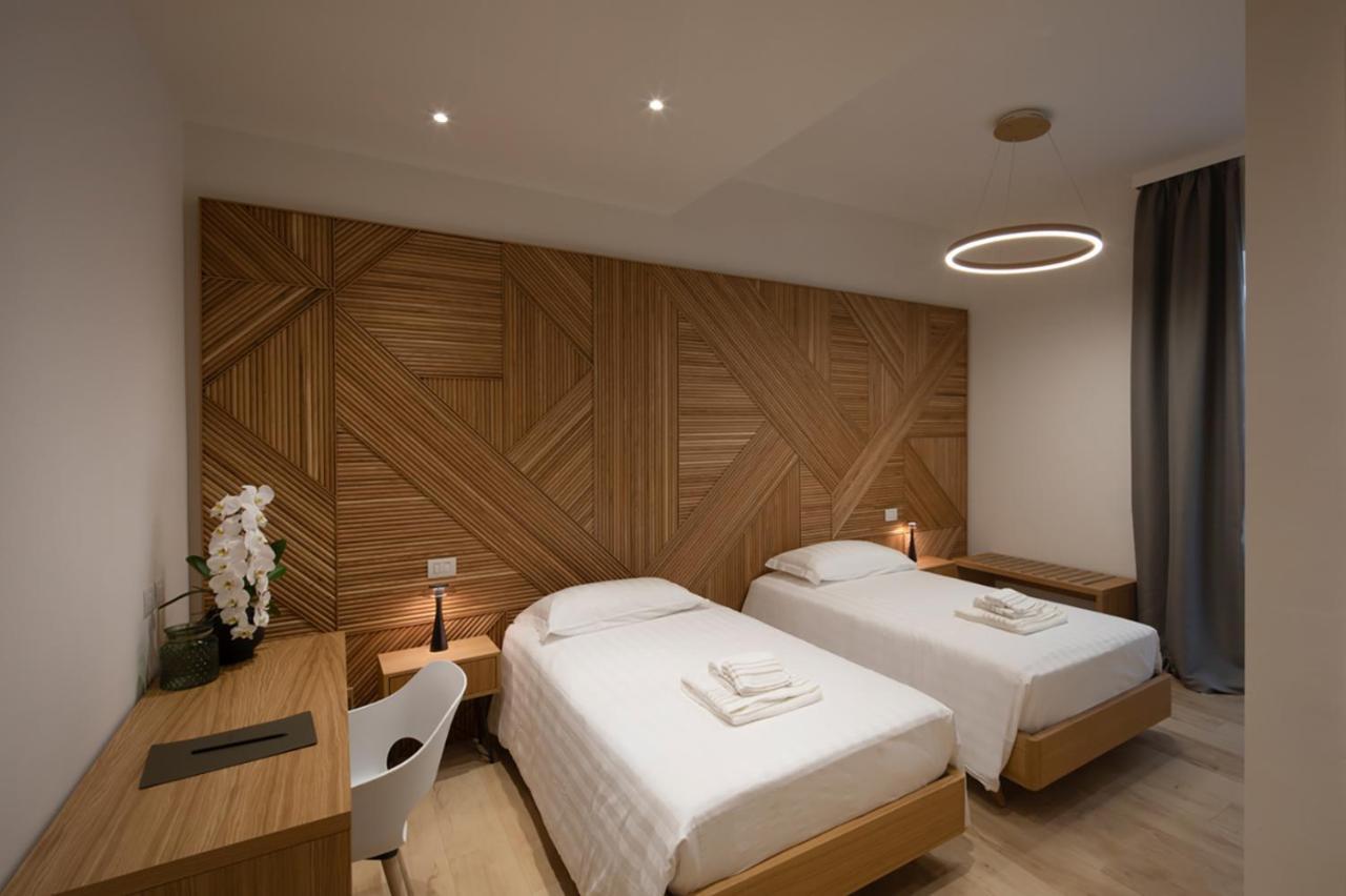 Ophelia Hotel Cazzago San Martino Экстерьер фото