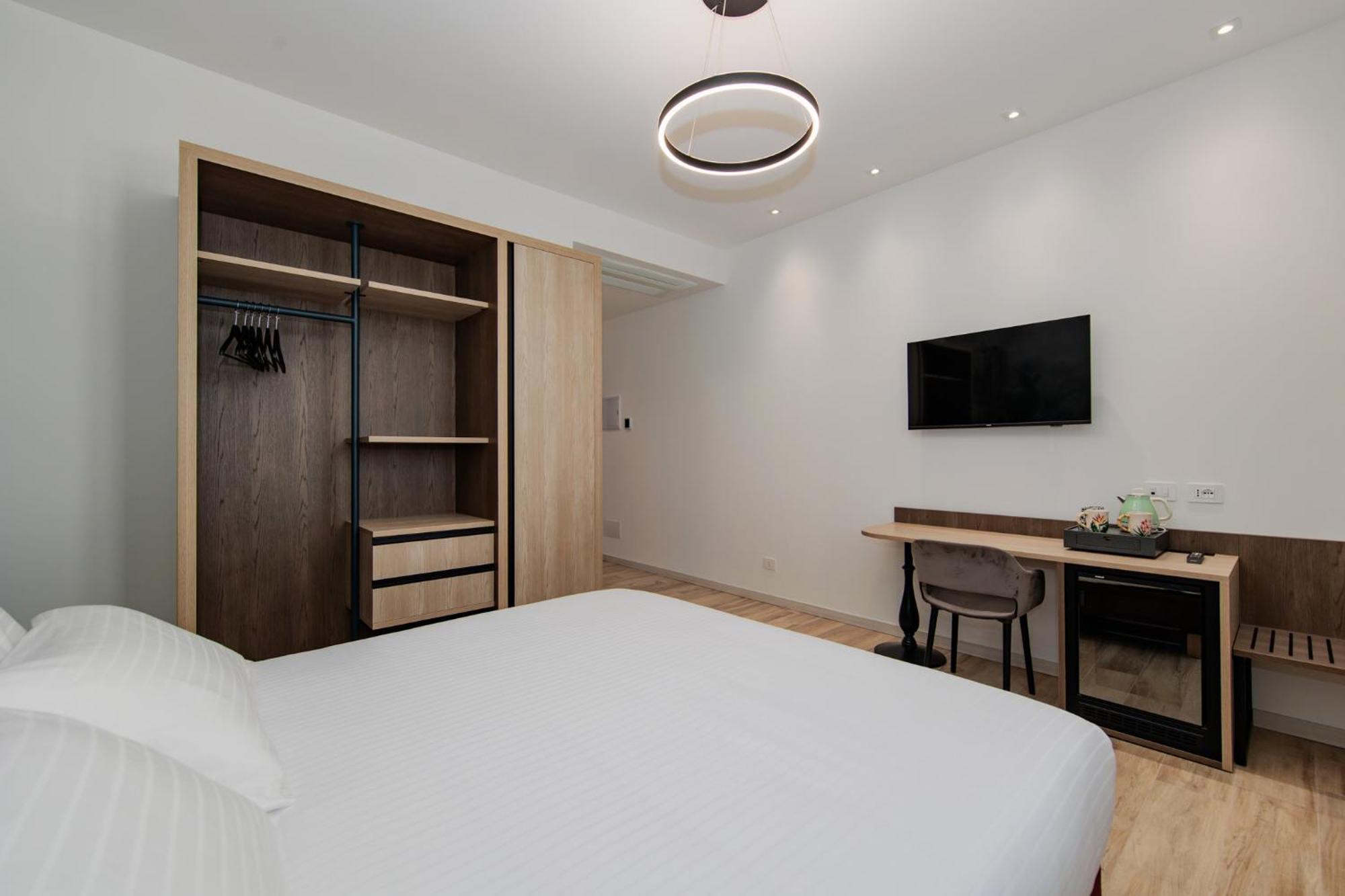 Ophelia Hotel Cazzago San Martino Экстерьер фото