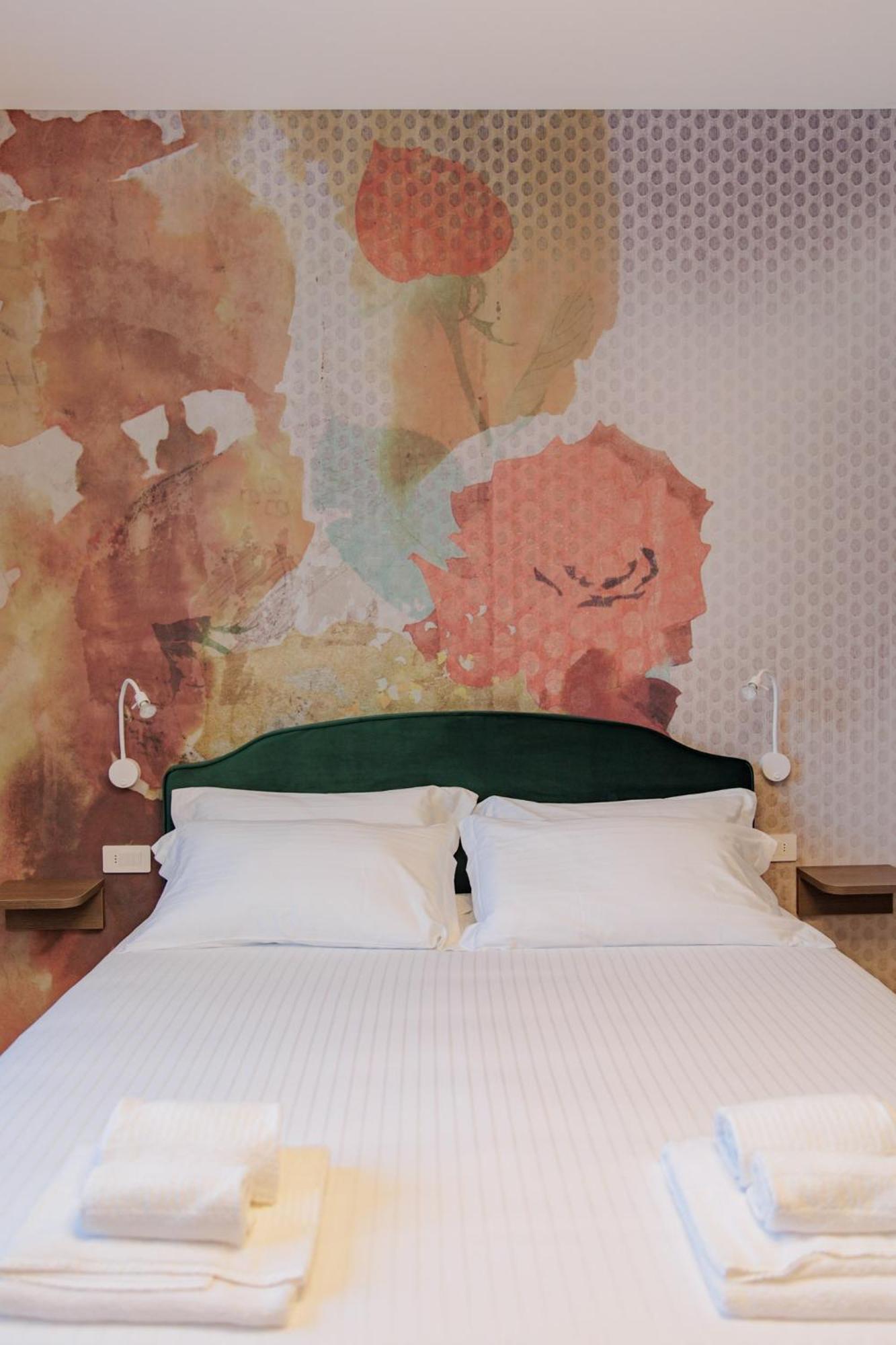 Ophelia Hotel Cazzago San Martino Экстерьер фото