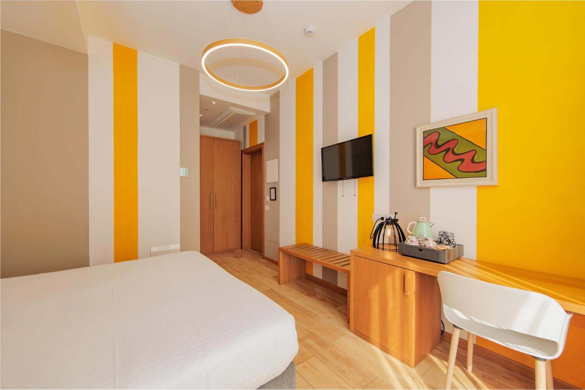 Ophelia Hotel Cazzago San Martino Экстерьер фото